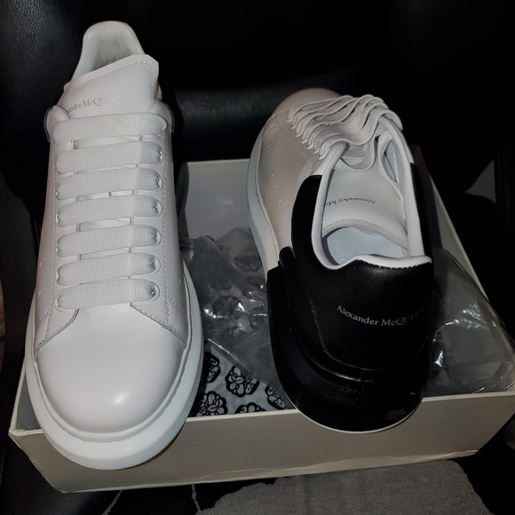 Sneakers - Picture 2 of 2